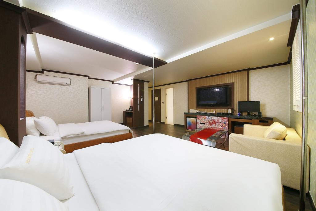 סוואן Hotel Diamond מראה חיצוני תמונה